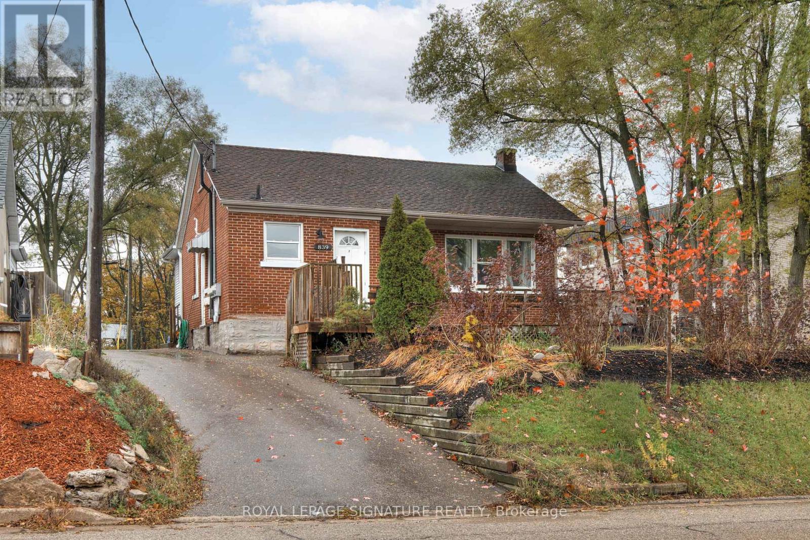 MLS® listing #29648346 for sale located at 839 STIRLING AVENUE S