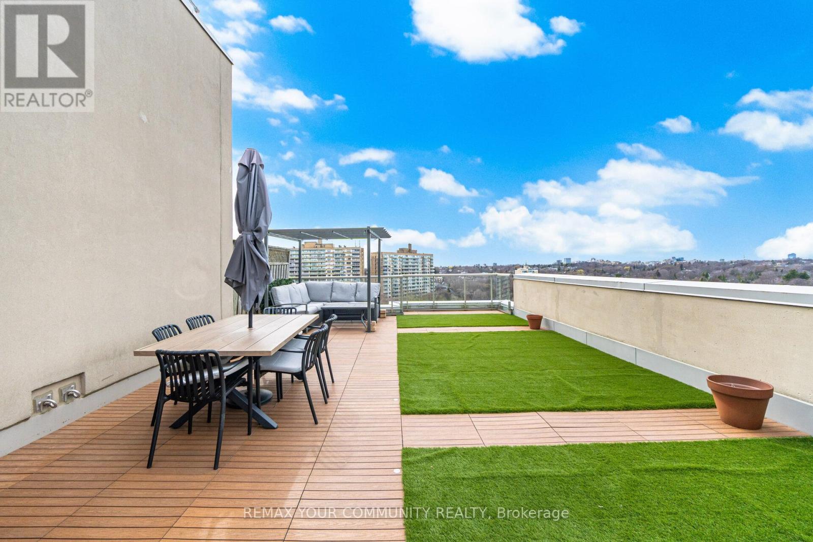 MLS® listing #29648641 for sale located at PH1114 - 18 MERTON STREET