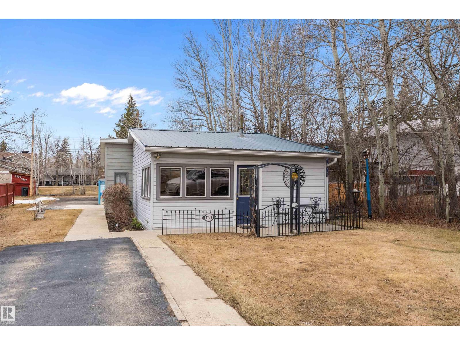 MLS® listing #29651553 for sale located at 4723 45 ST