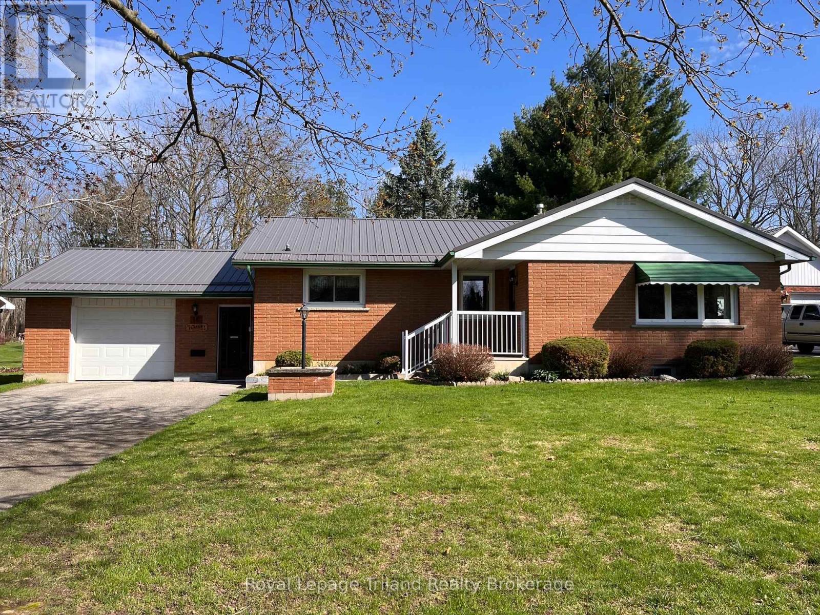 MLS® listing #29651577 for sale located at 16 BROCK STREET W