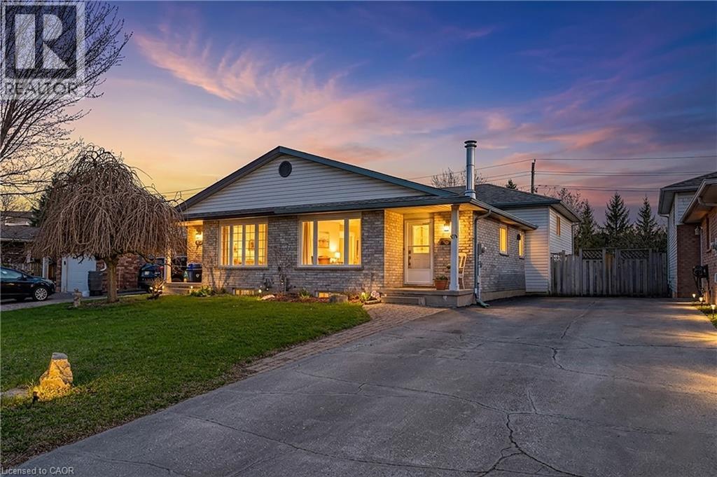 MLS® listing #29651601 for sale located at 48 TAMVALE Crescent