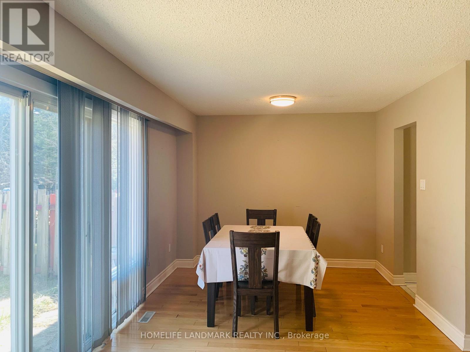 MLS® listing #29651642 for sale located at 99 HAWKSHEAD CRESCENT