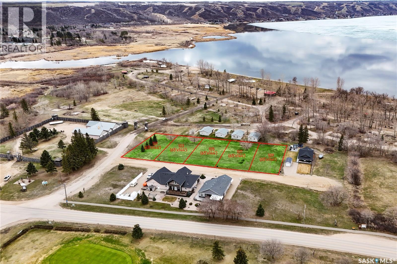 MLS® listing #29651887 for sale located at 105 Echo Ridge BAY