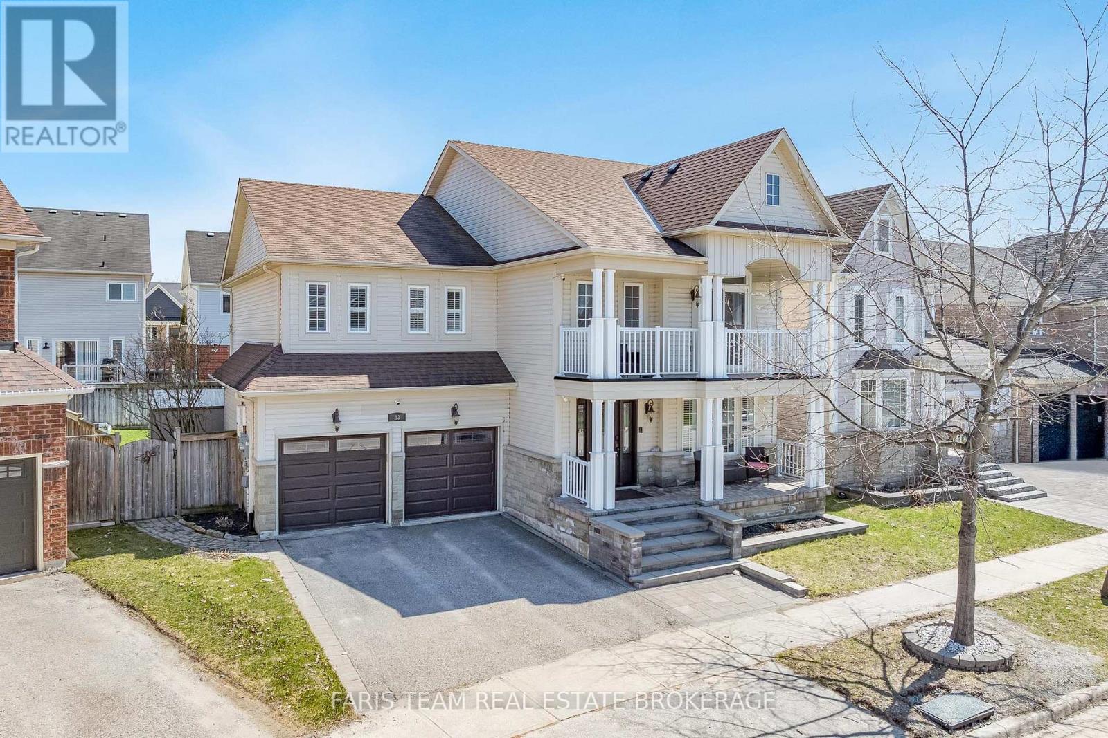 MLS® listing #29651969 for sale located at 43 MAPLE CROWN TERRACE