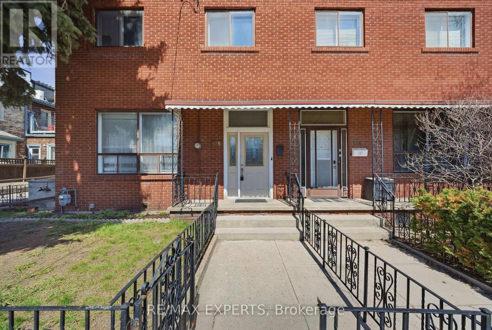 MLS® listing #29654061 for sale located at 136 HARRISON STREET