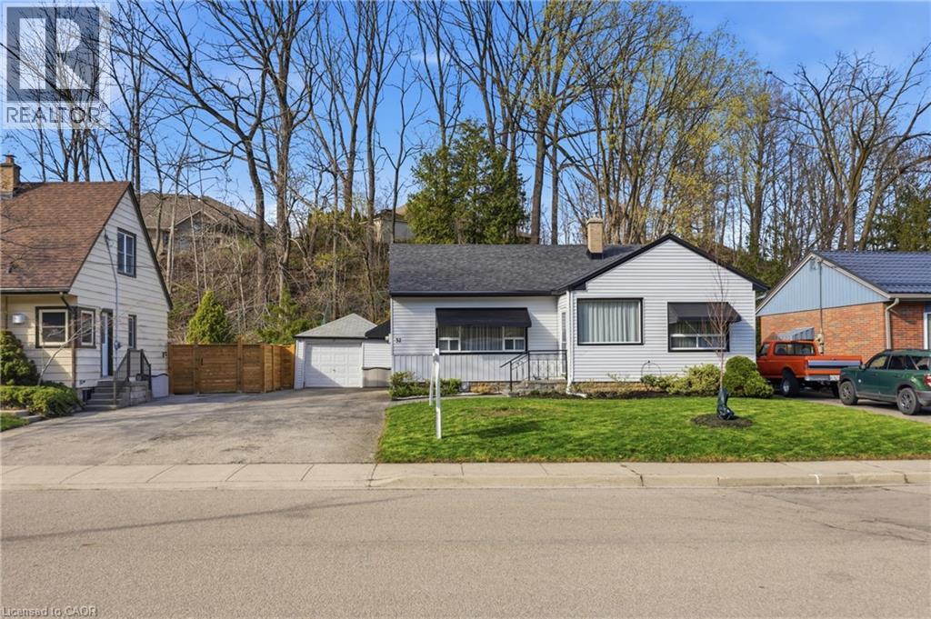 MLS® listing #29656123 for sale located at 37 CENTRAL PARK Avenue