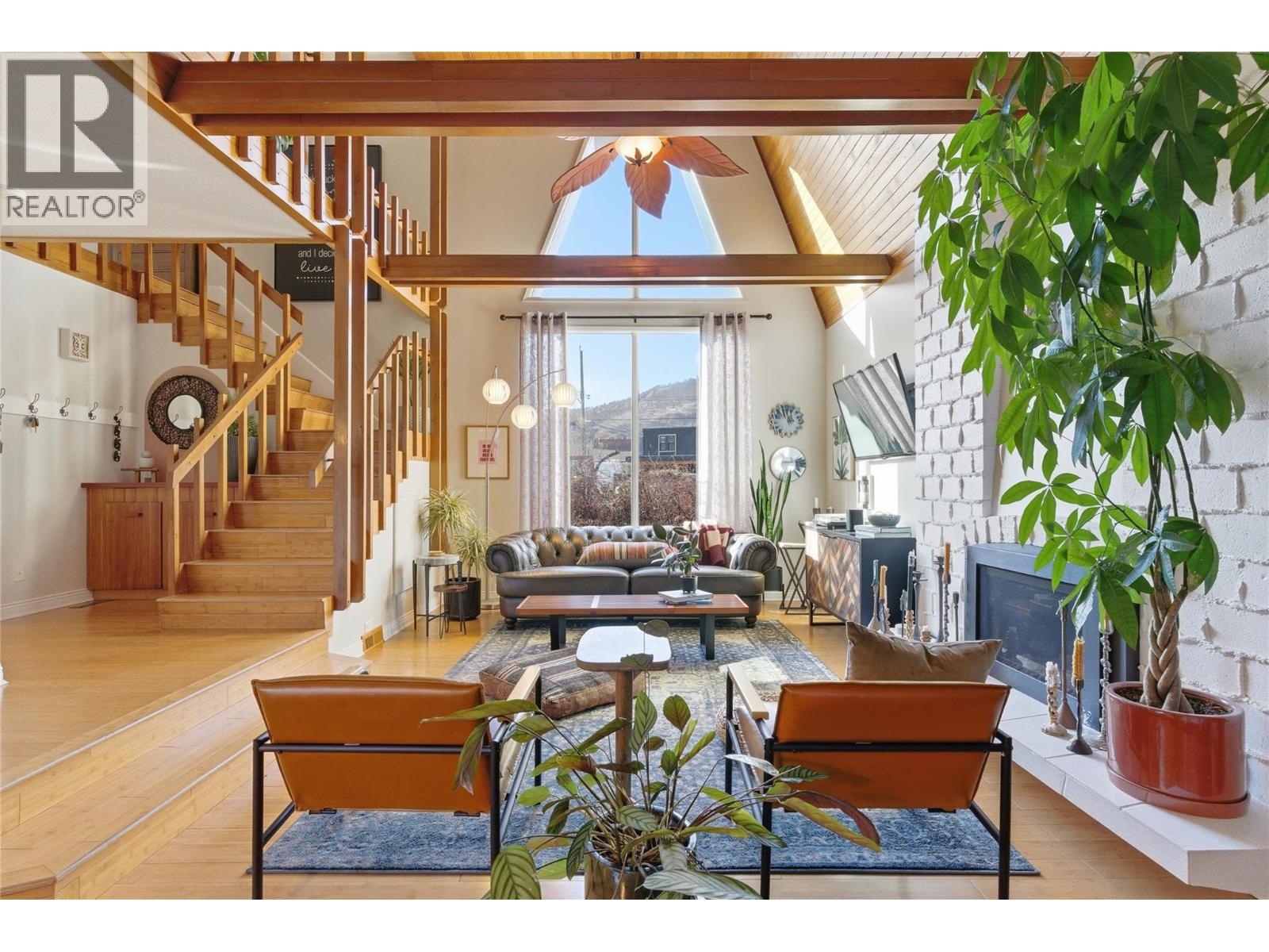 MLS® listing #29656148 for sale located at 1756 CLIFFORD Avenue