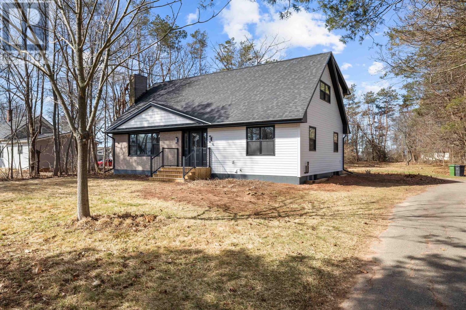 MLS® listing #29656632 for sale located at 33 Wood Island Road