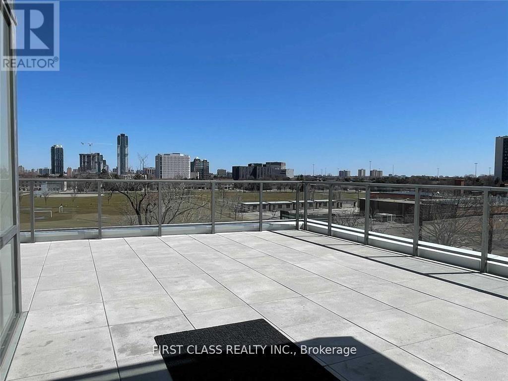 MLS® listing #29656720 for sale located at 414 - 32 FOREST MANOR ROAD