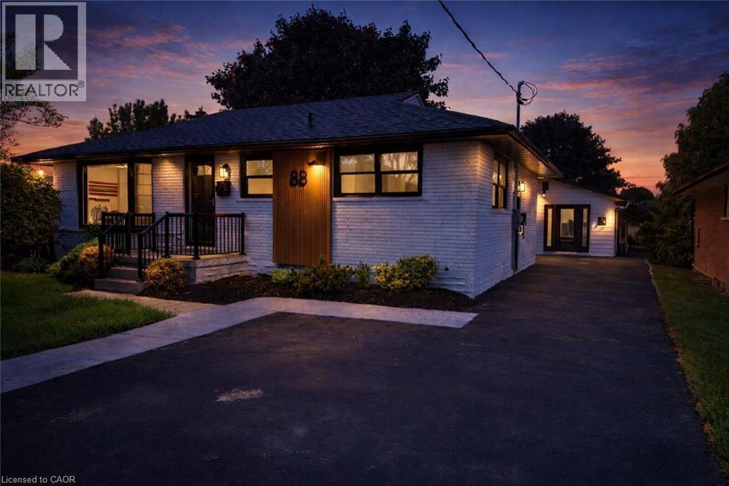 MLS® listing #29657103 for sale located at 88 WOODHAVEN Road