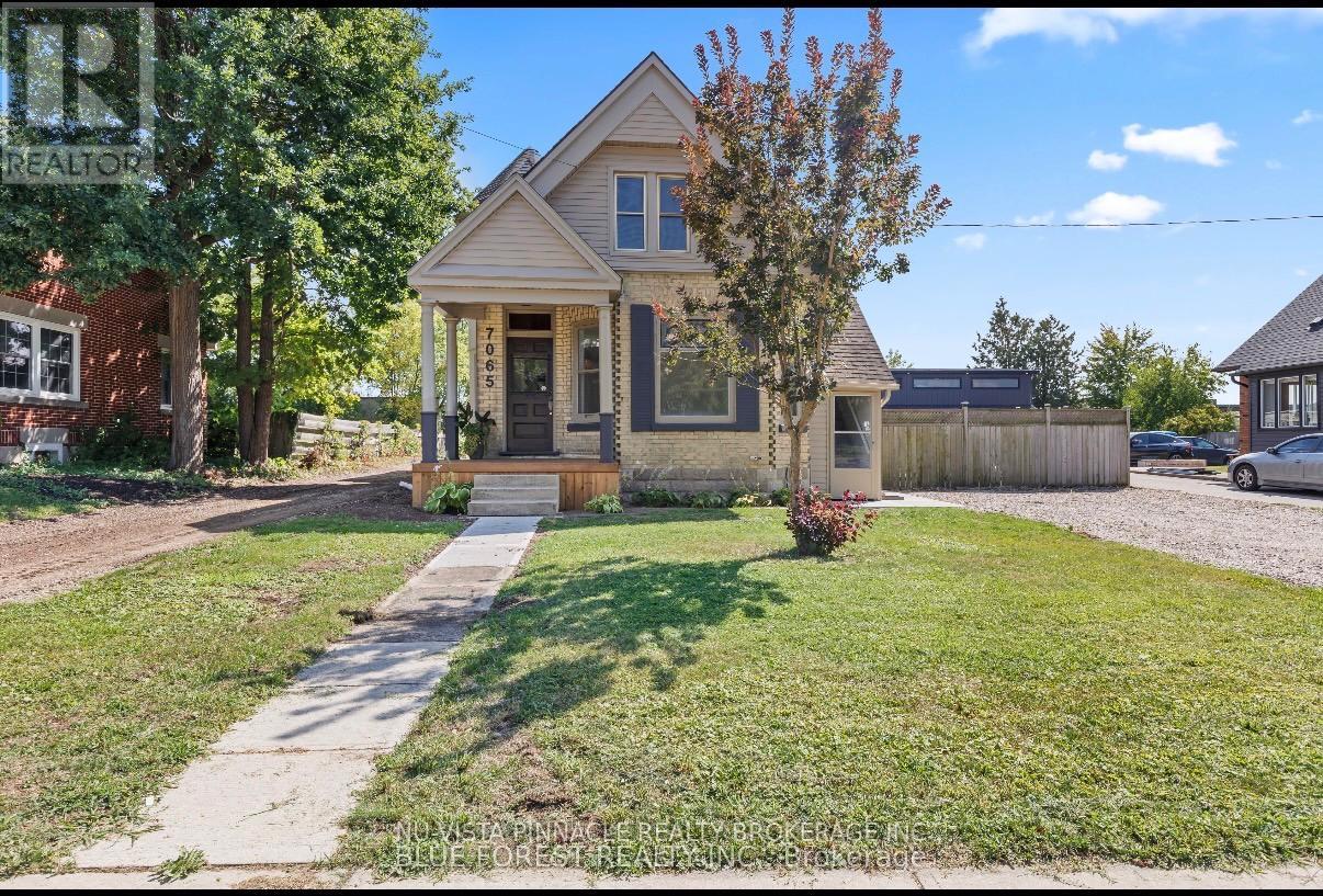 MLS® listing #29658117 for sale located at MAIN LEVEL UNIT - 7065 LONGWOODS ROAD