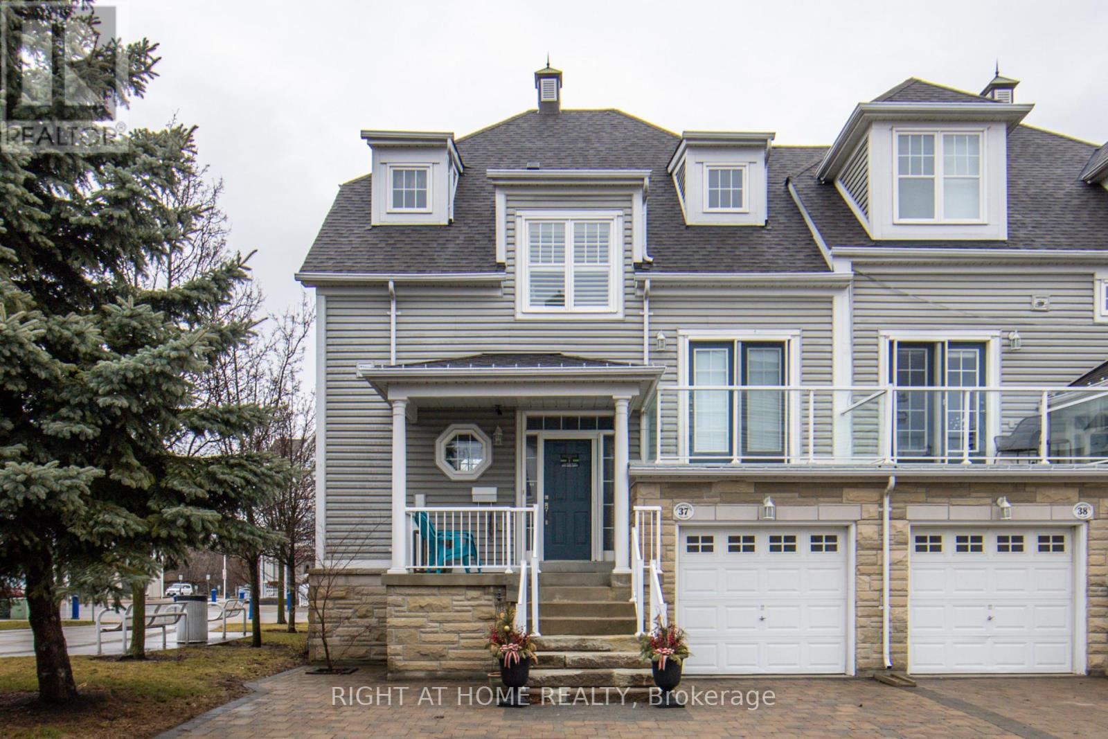 MLS® listing #29658129 for sale located at 37 - 1295 WHARF STREET