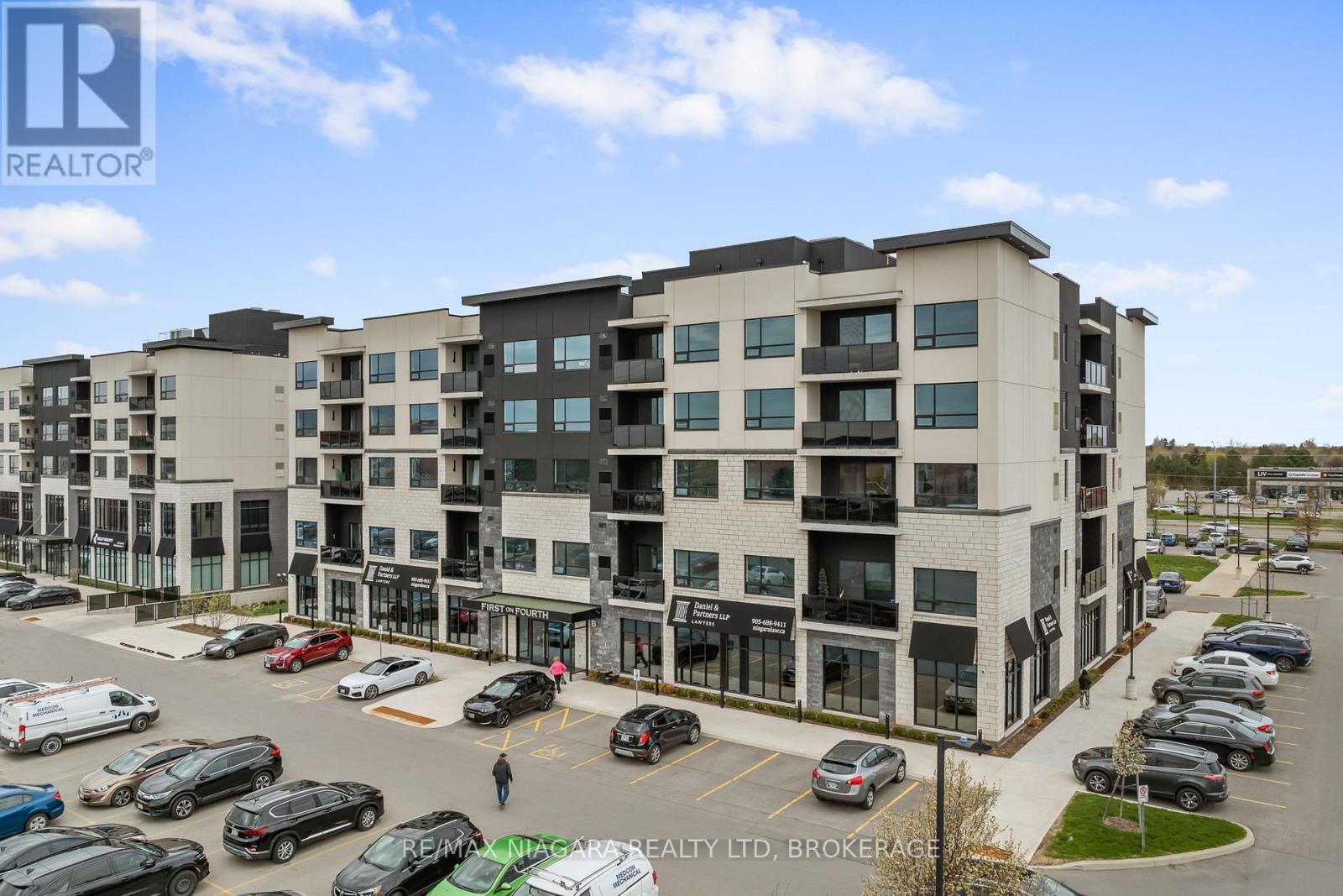 MLS® listing #29658198 for sale located at 202 - 300B FOURTH AVENUE