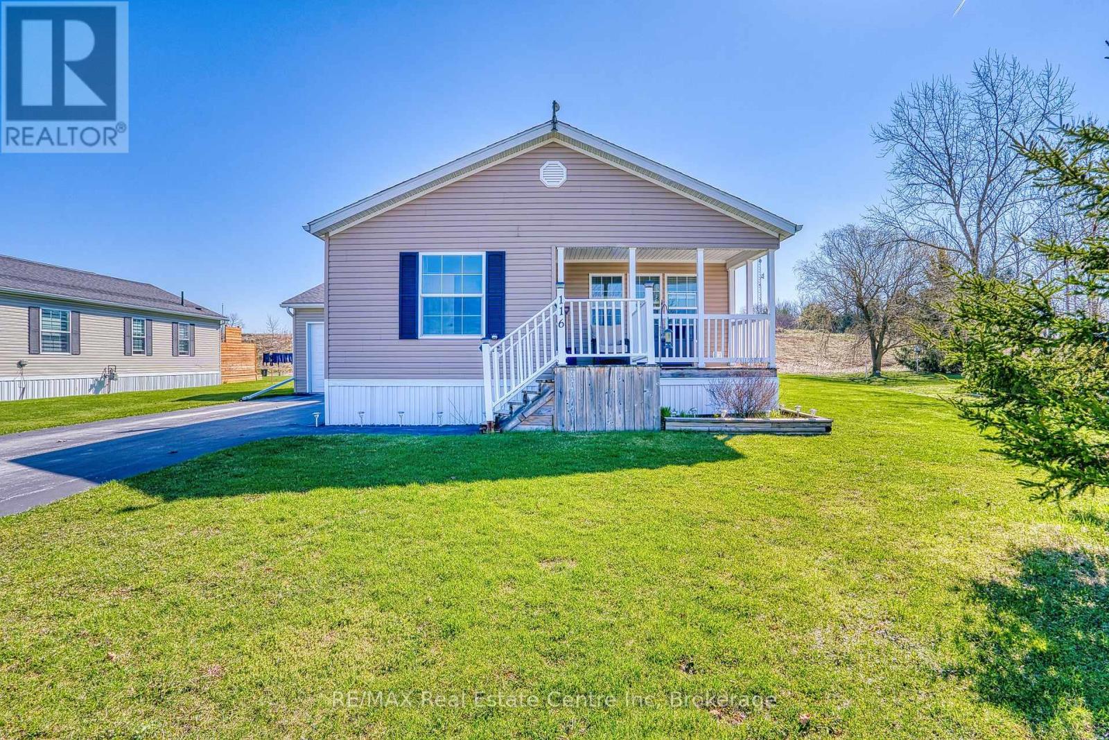 MLS® listing #29658284 for sale located at 116 PARKVIEW CIRCLE