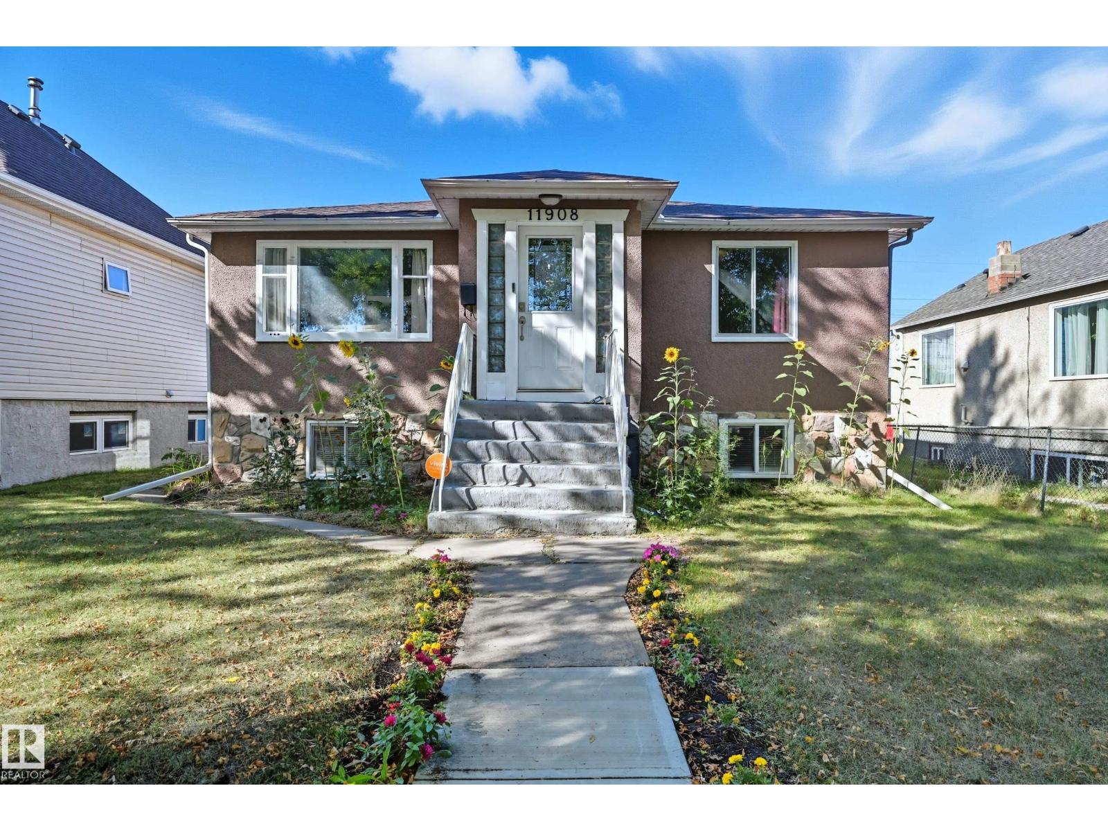 MLS® listing #29658663 for sale located at 11908 71 ST NW