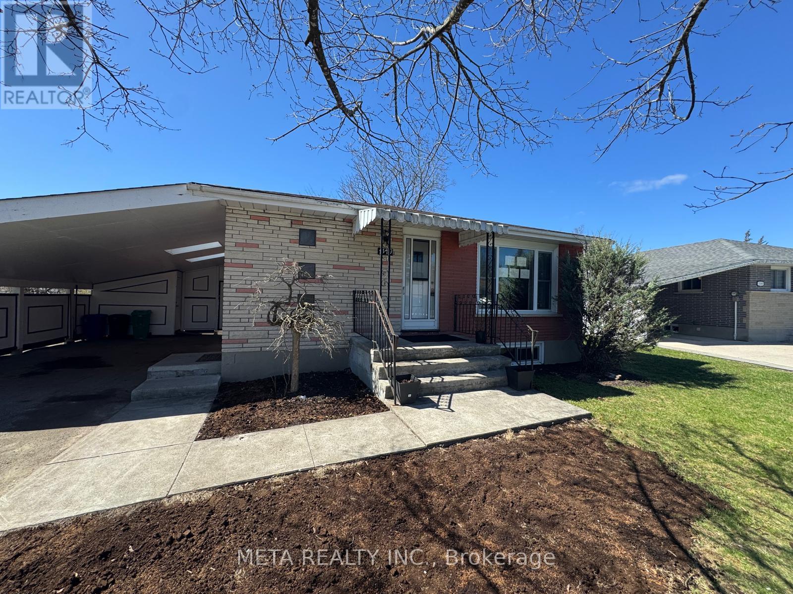 MLS® listing #29658845 for sale located at 1179 TRENTWAY VISTA