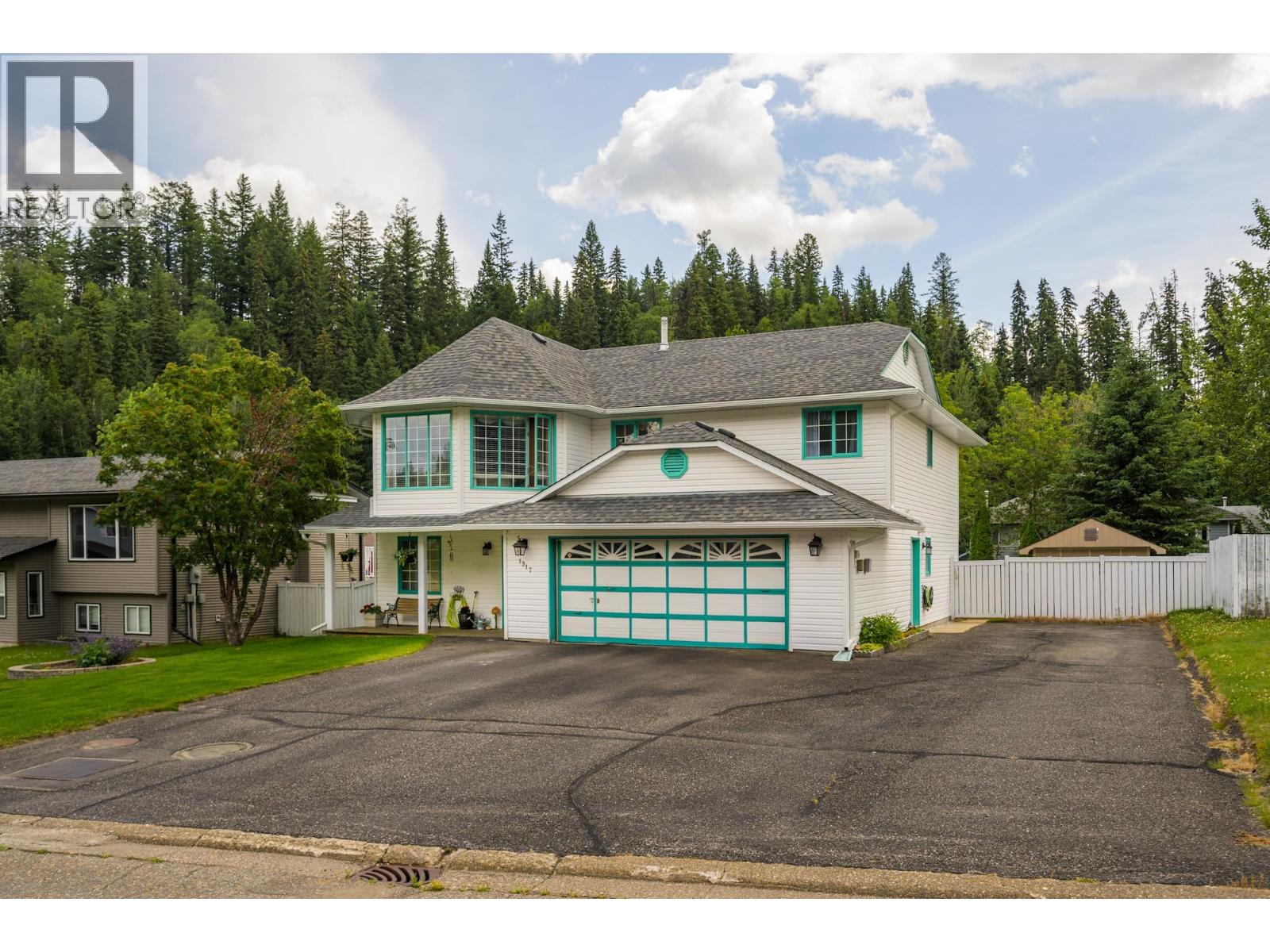 MLS® listing #29659116 for sale located at 1917 CLEARWOOD CRESCENT