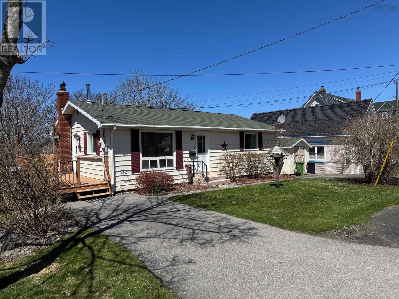 MLS® listing #29659595 for sale located at 5 Whipple Street