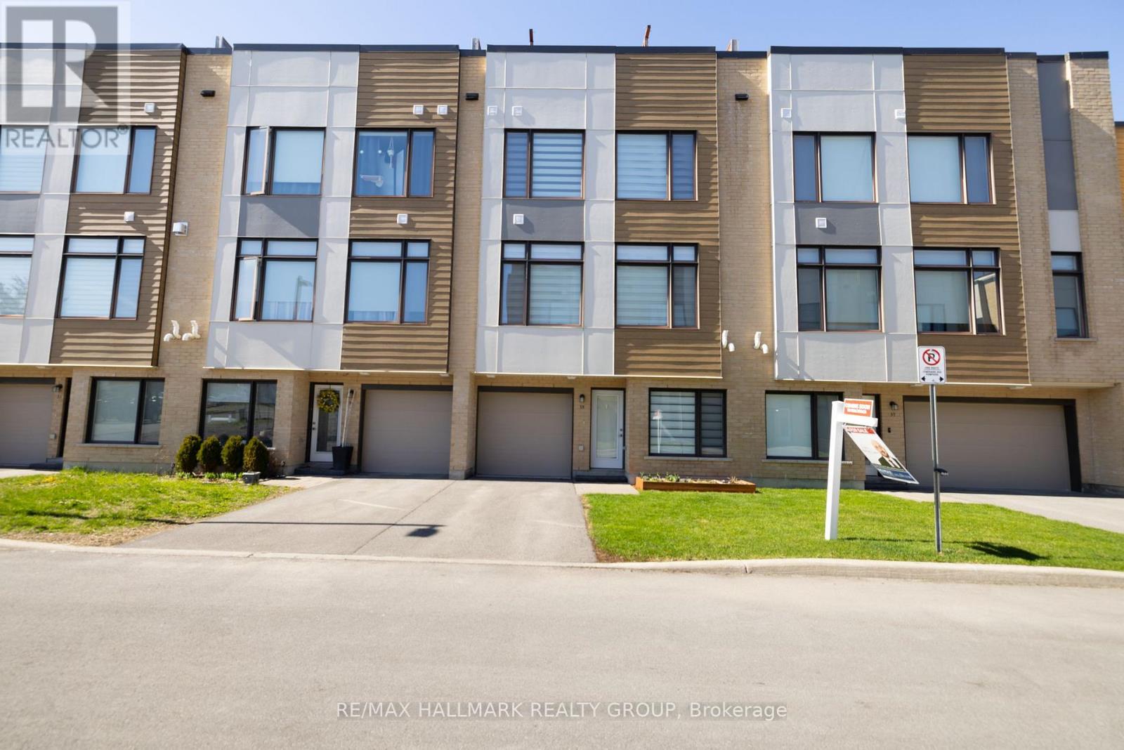 MLS® listing #29664697 for sale located at 55 CHERRY BLOSSOM PRIVATE PRIVATE W