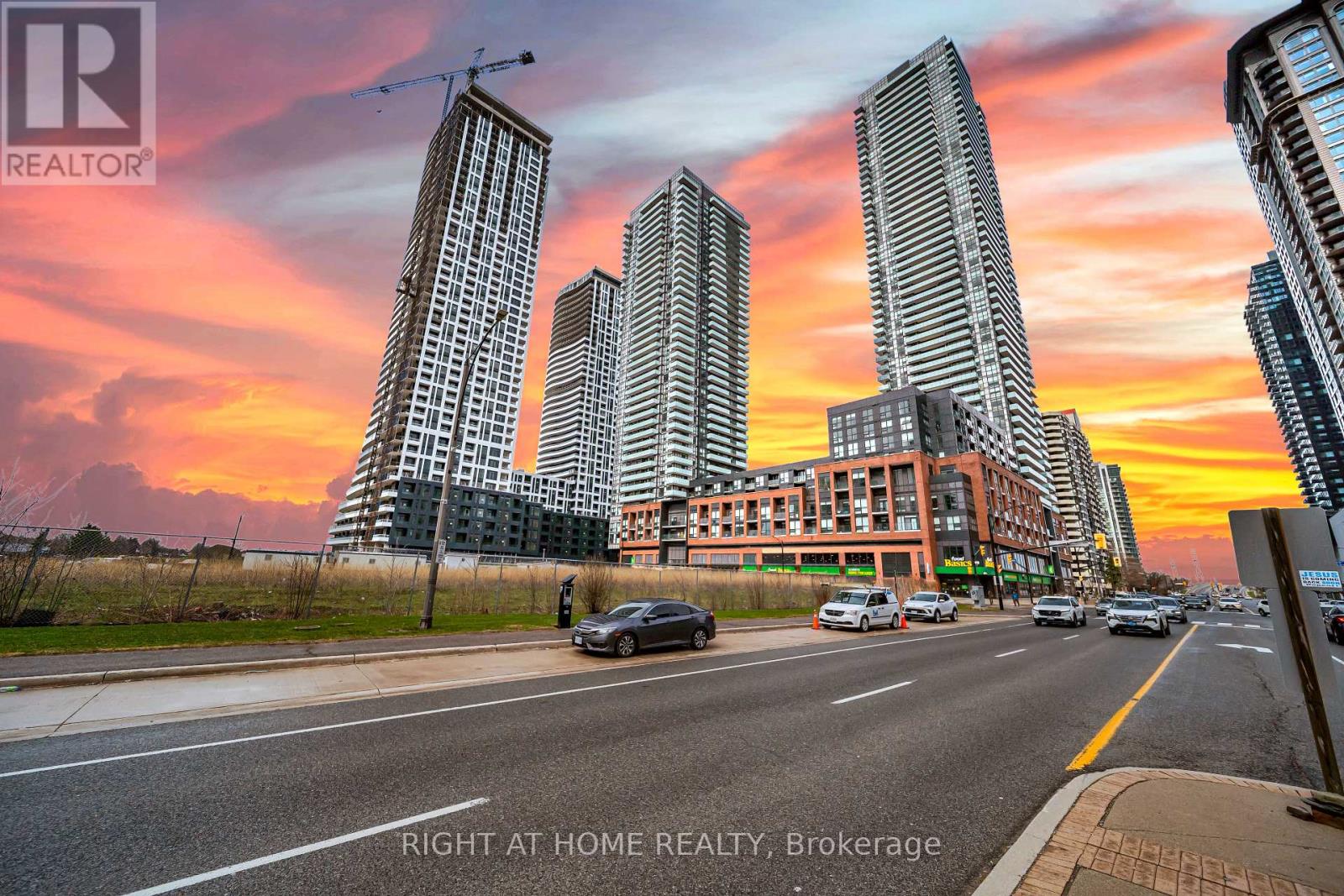 MLS® listing #29664712 for sale located at 3504 - 4130 PARKSIDE VILLAGE DRIVE