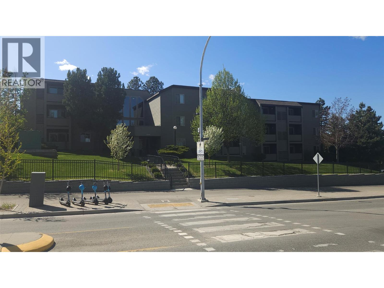 MLS® listing #29666351 for sale located at 1560 Summit Drive Unit# 224