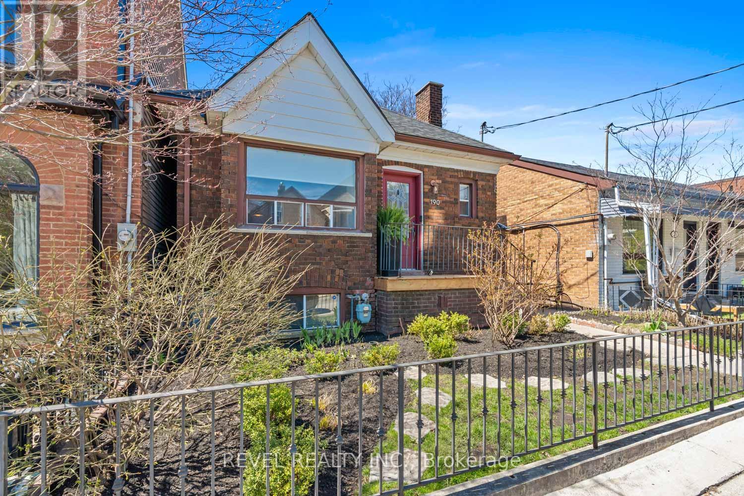 MLS® listing #29667782 for sale located at 190 MANNING AVENUE
