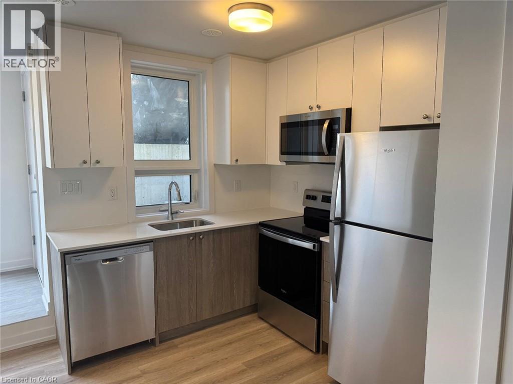 MLS® listing #29668752 for sale located at 25 PALACE Street Unit# P24