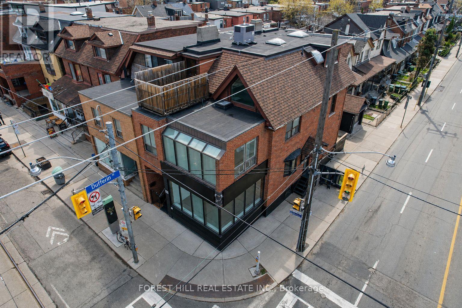 MLS® listing #29669491 for sale located at 1111 COLLEGE STREET