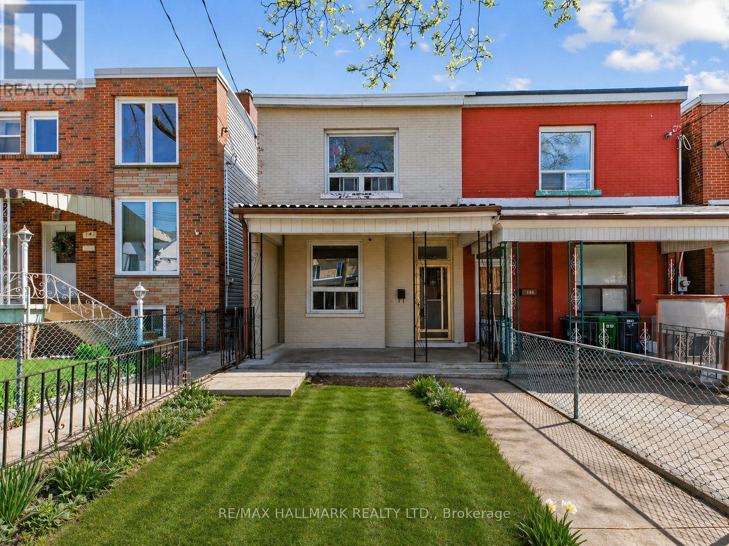 MLS® listing #29669493 for sale located at 141 PALMERSTON AVENUE