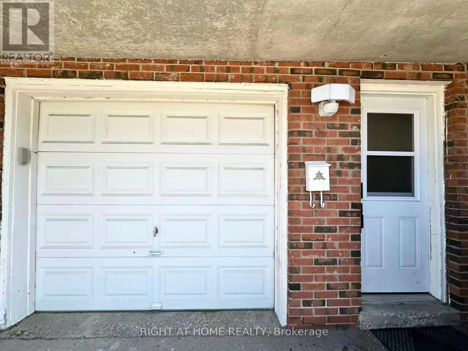 MLS® listing #29670180 for sale located at LOWER - 4125 BISHOPSTOKE LANE