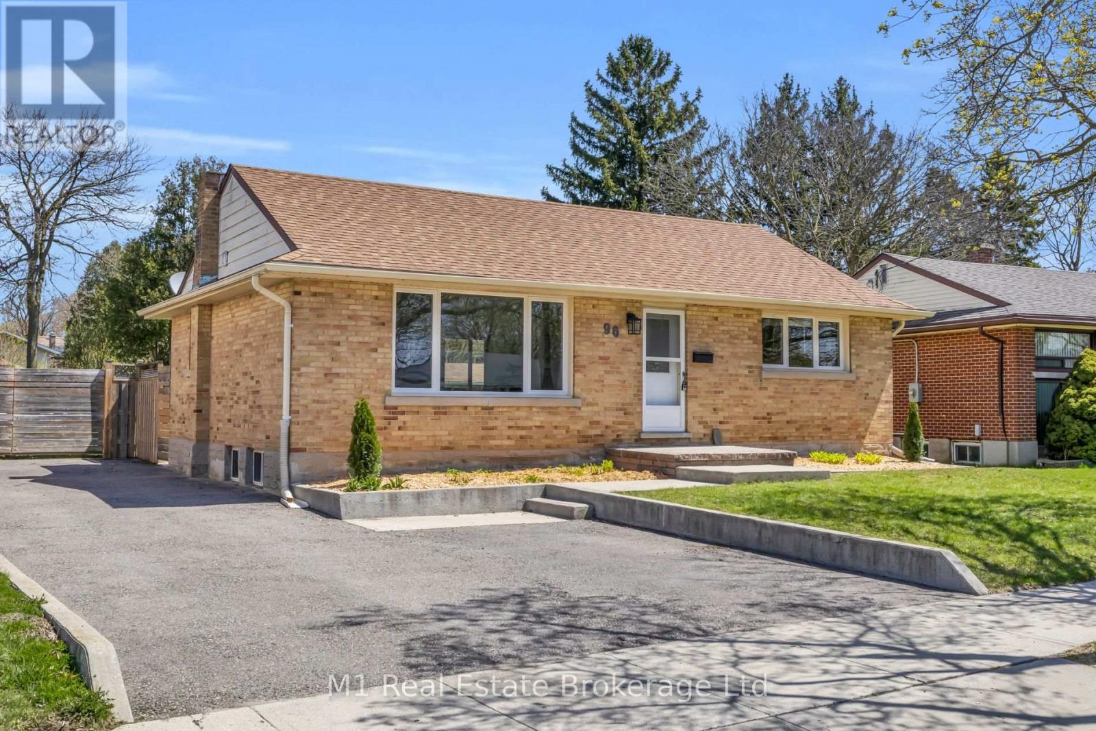 MLS® listing #29670861 for sale located at 96 SIEBERT AVENUE