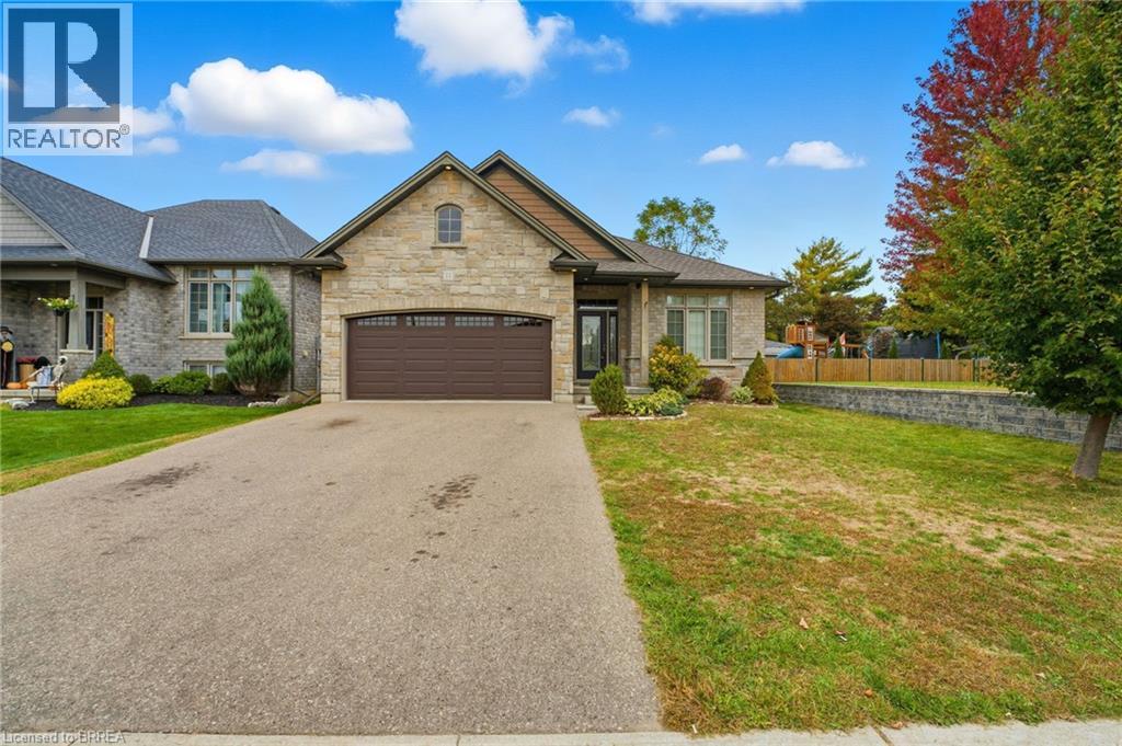 MLS® listing #29671816 for sale located at 11 COTTONWOOD Street