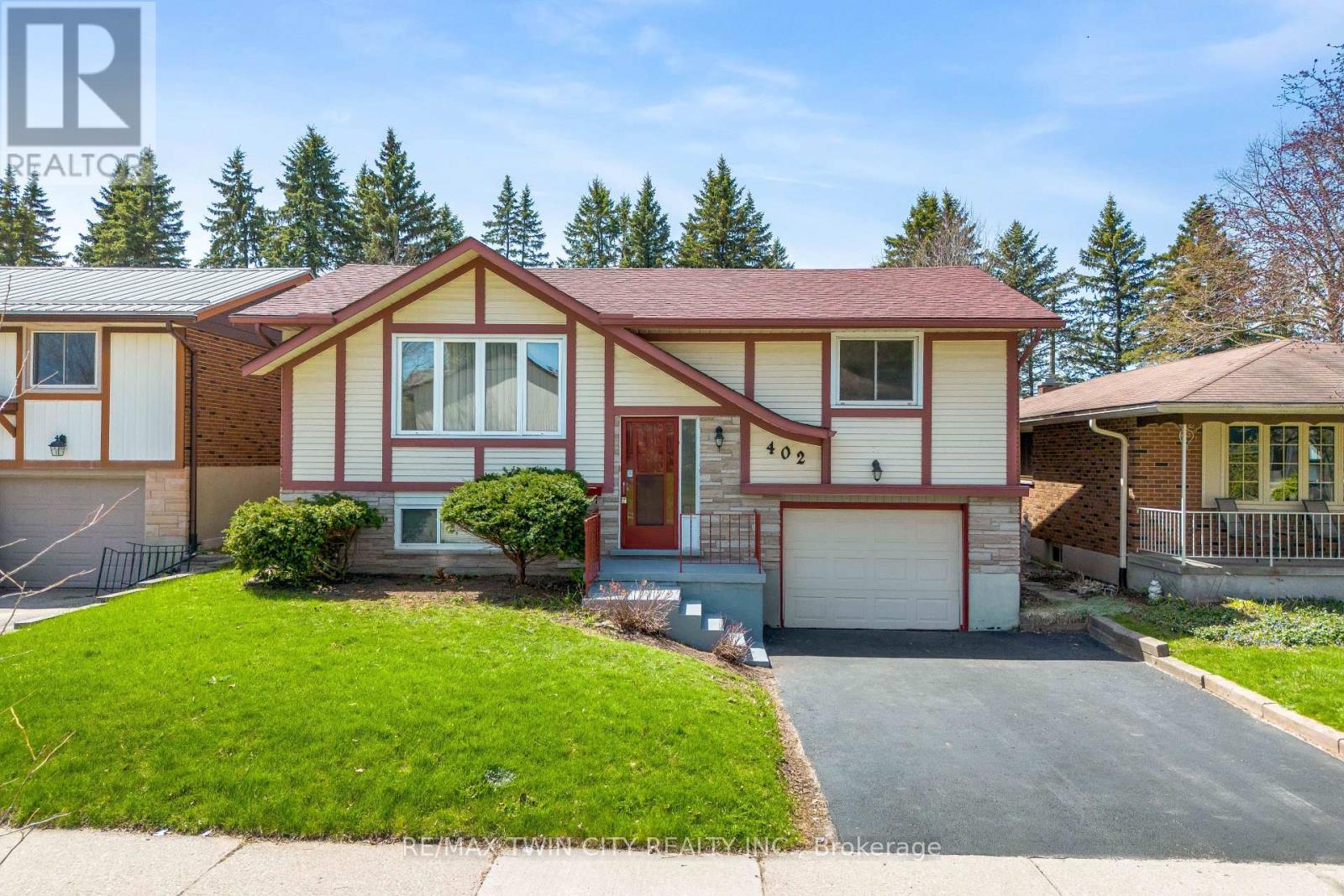 MLS® listing #29672479 for sale located at 402 LAKEVIEW DRIVE