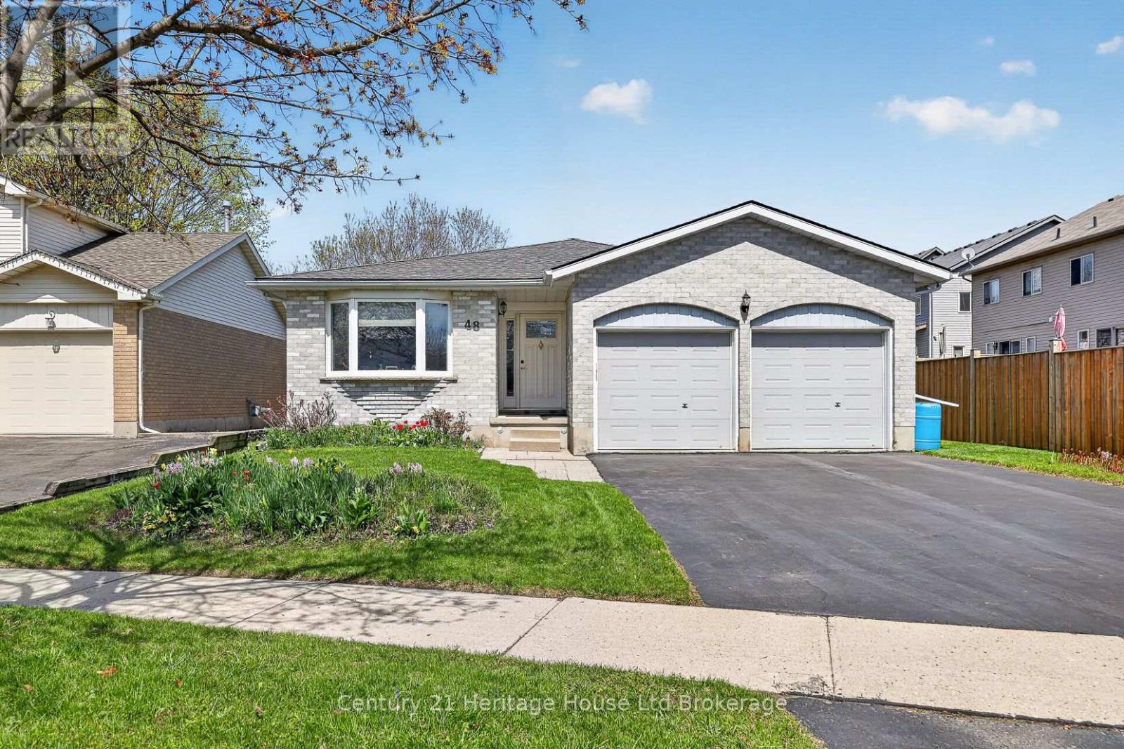 MLS® listing #29673253 for sale located at 48 TAGGE STREET
