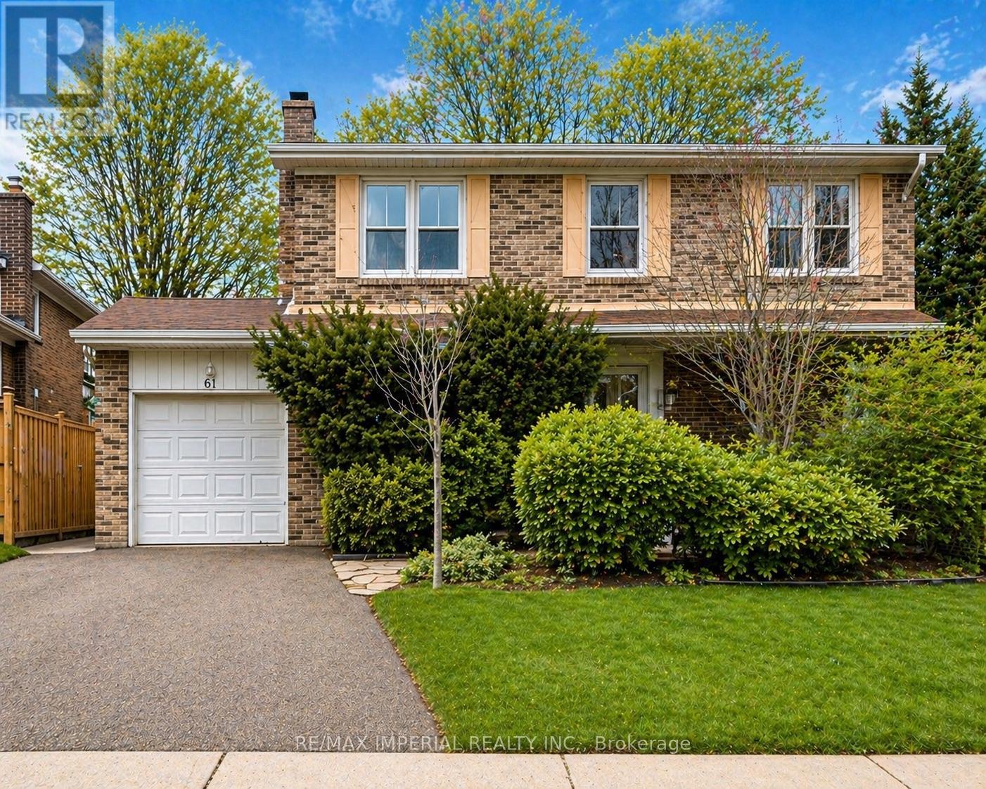 MLS® listing #29676587 for sale located at 6 PRESTWICK CRESCENT