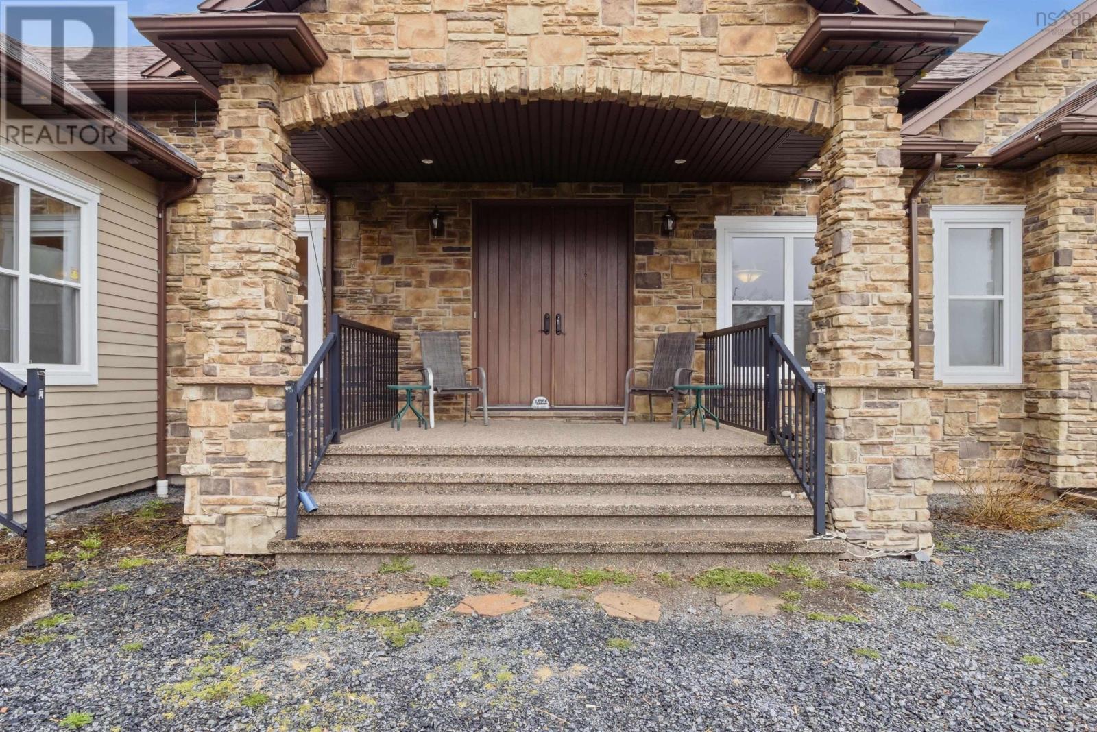 MLS® listing #29677287 for sale located at 695 Sandwick Drive