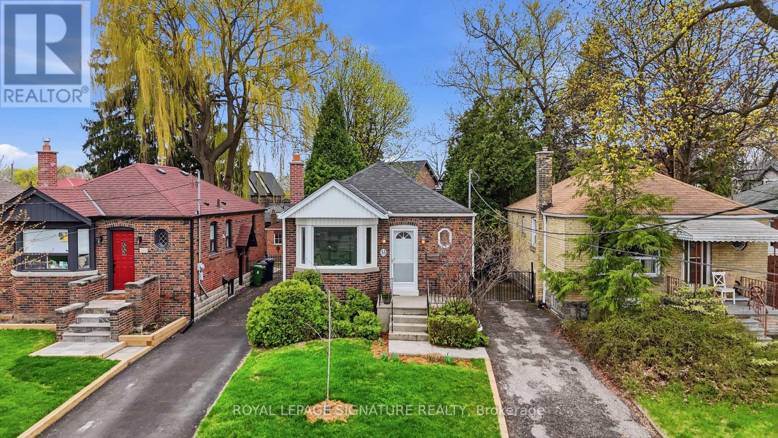 MLS® listing #29677720 for sale located at 53 JULIET CRESCENT