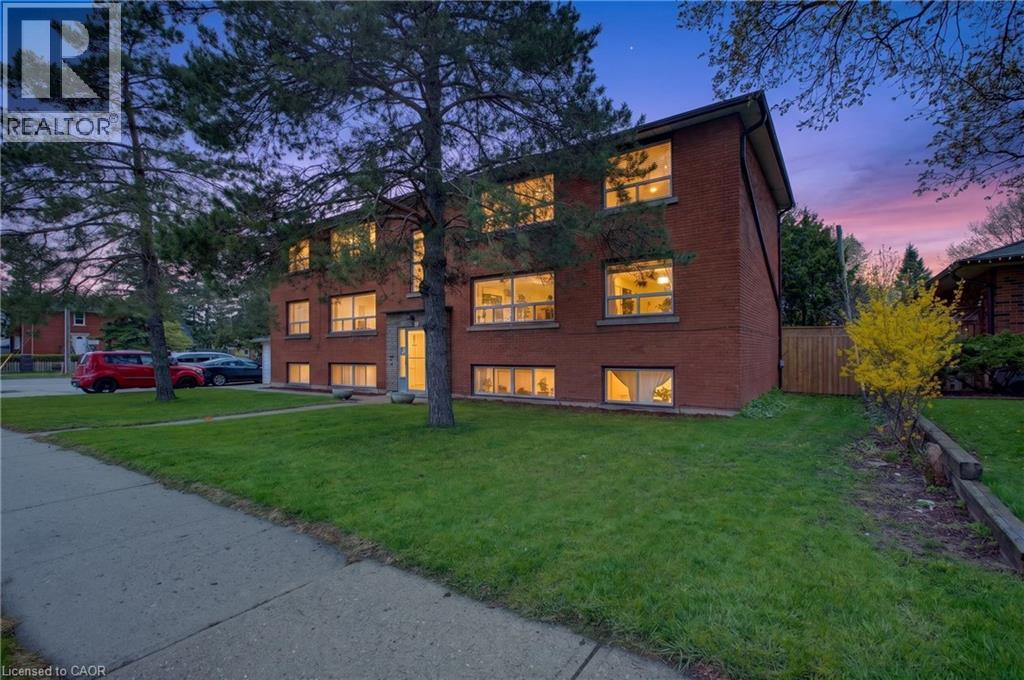 MLS® listing #29677810 for sale located at 72 HOFFMAN Street