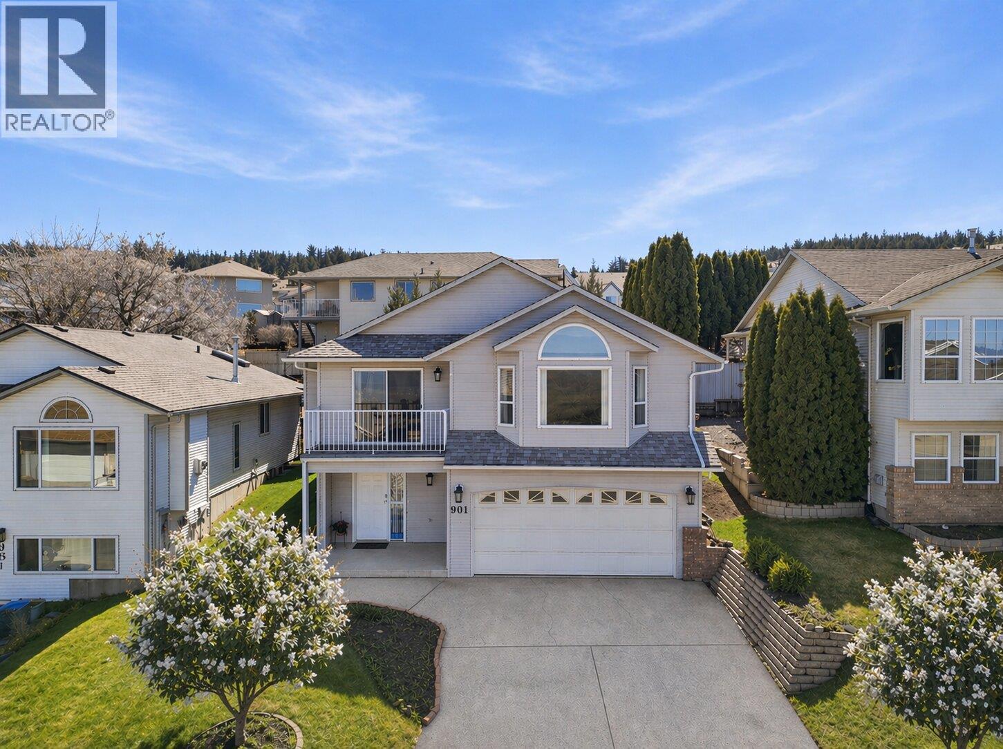 MLS® listing #29678088 for sale located at 901 Regent Crescent