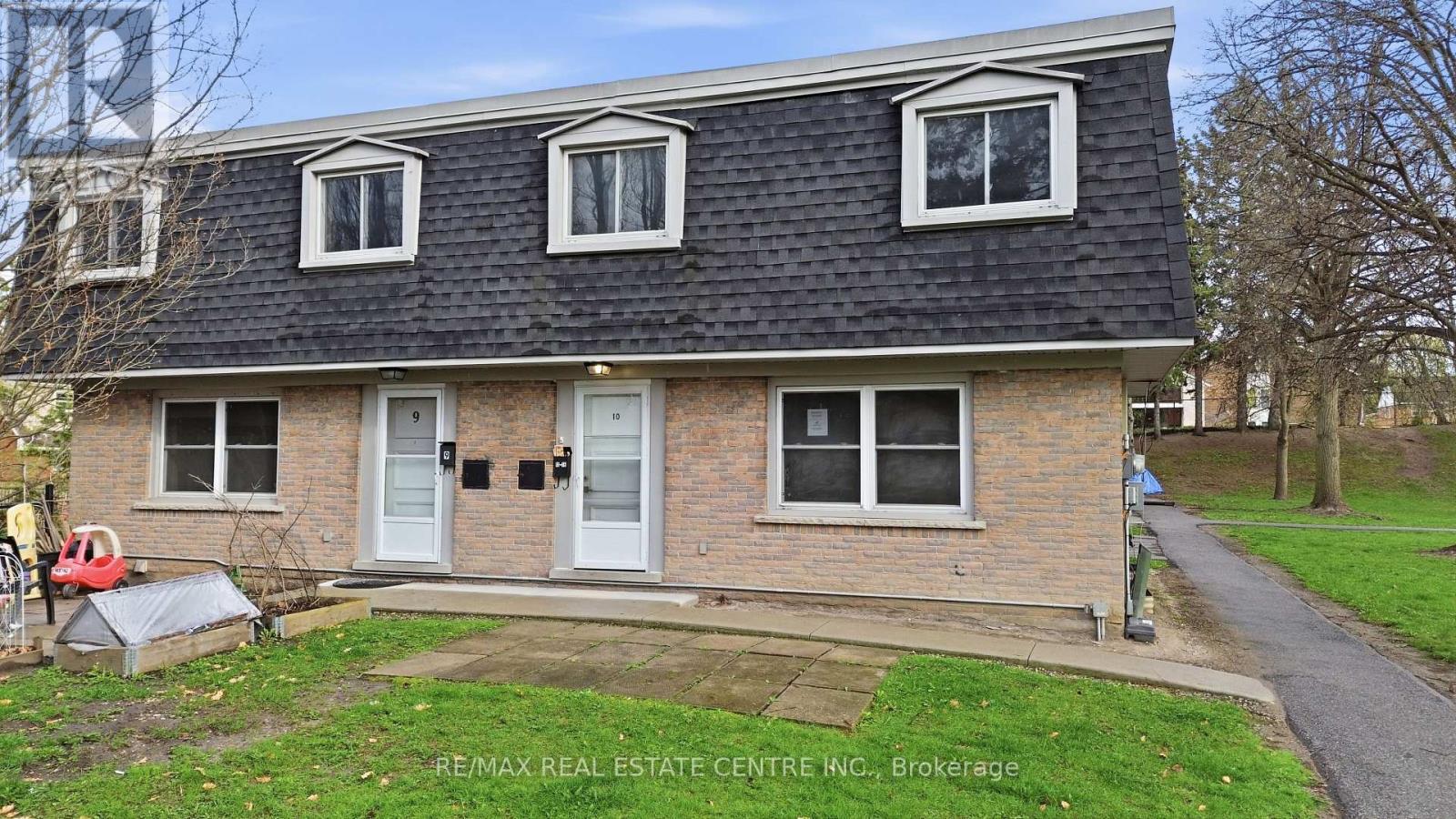 MLS® listing #29678832 for sale located at 10 - 76 BORDEN PARKWAY
