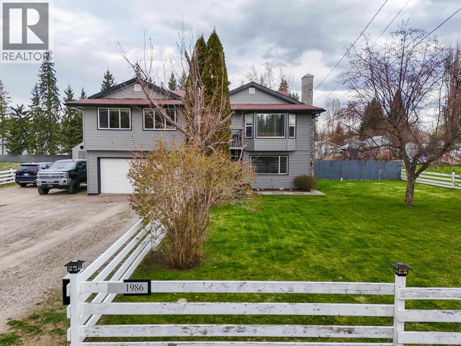 MLS® listing #29682631 for sale located at 1986 BALSAM AVENUE