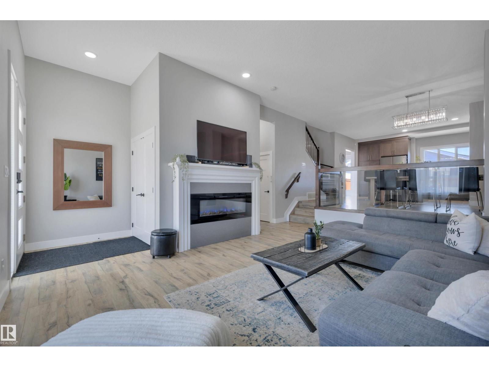 MLS® listing #29682692 for sale located at 921 BERG PL