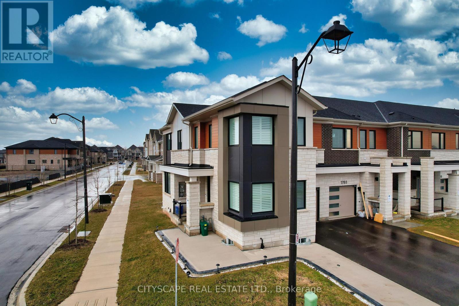 MLS® listing #29682914 for sale located at 1790 DANCE COURT NW