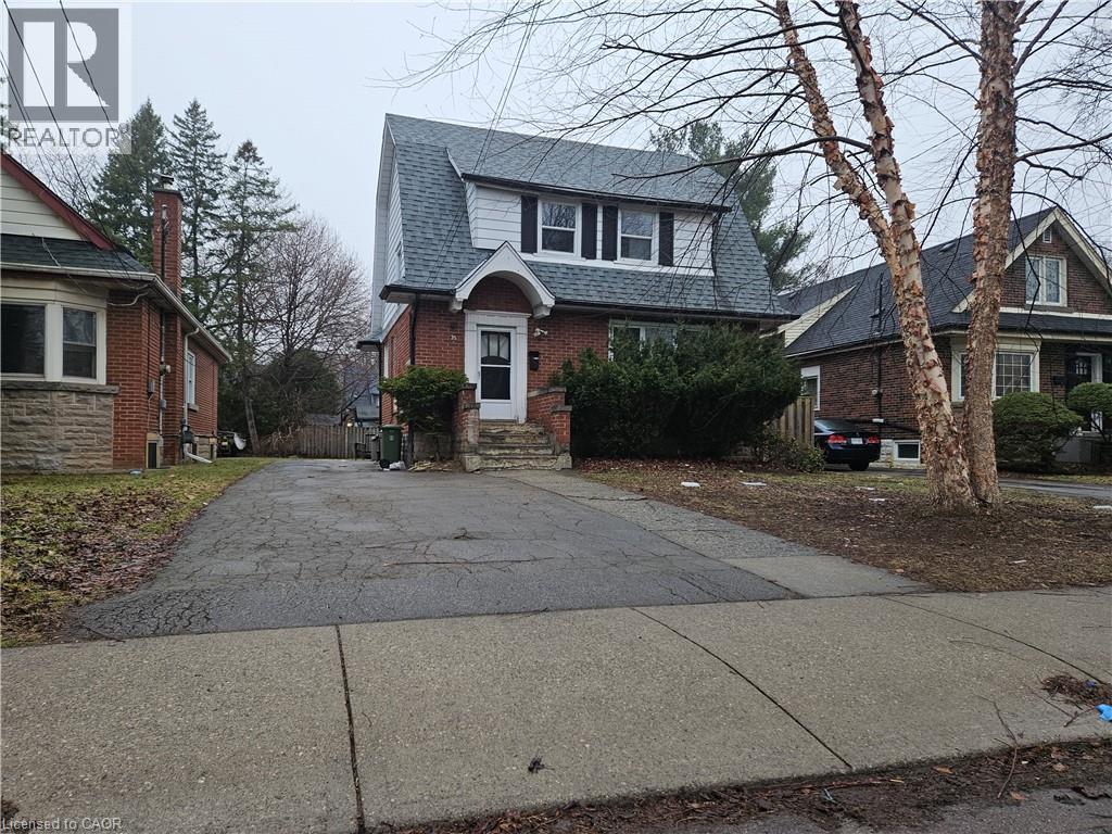 MLS® listing #29682935 for sale located at 35 KINGSMOUNT Street N Unit# 2