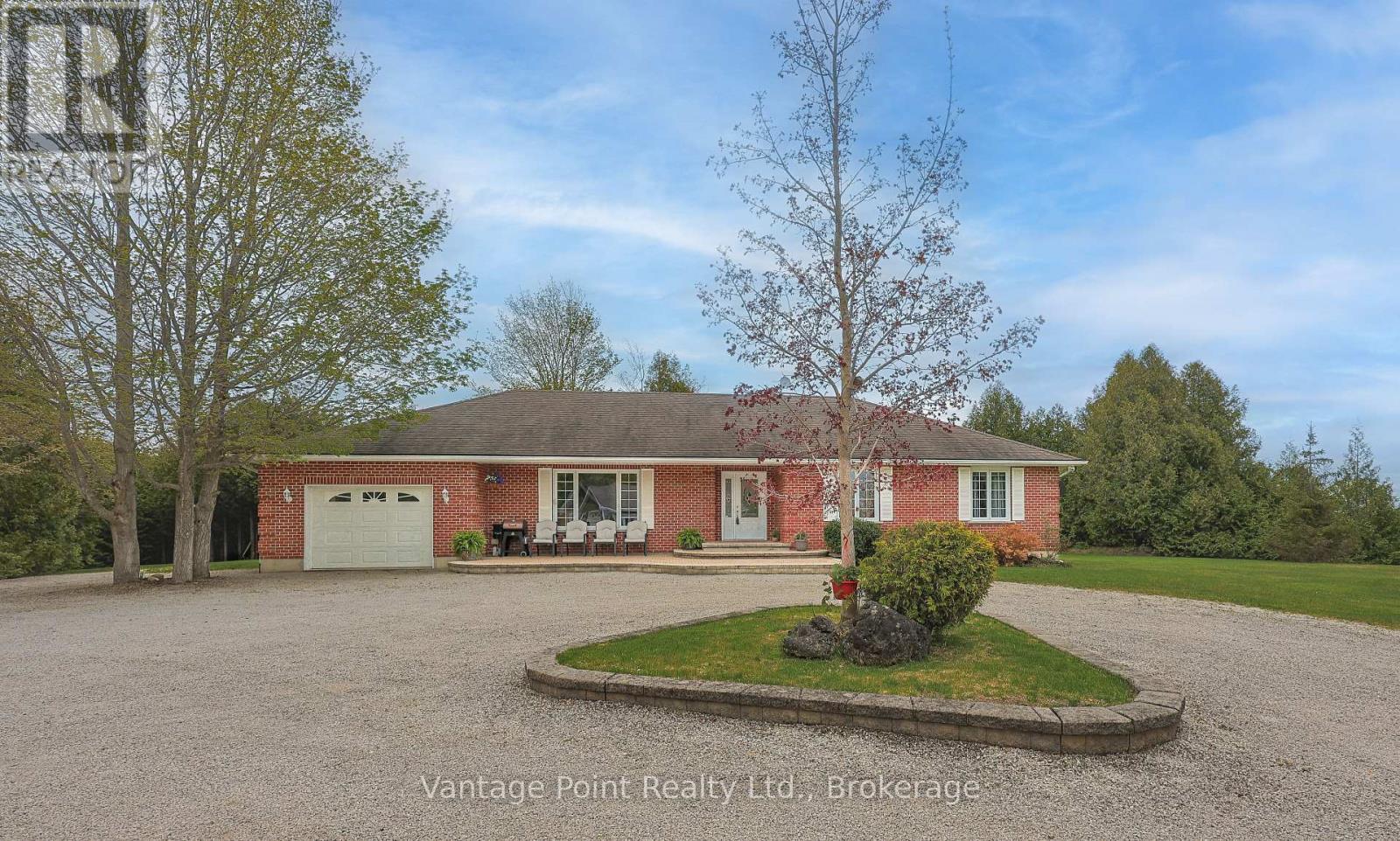 MLS® listing #29683424 for sale located at 776761 10 HIGHWAY
