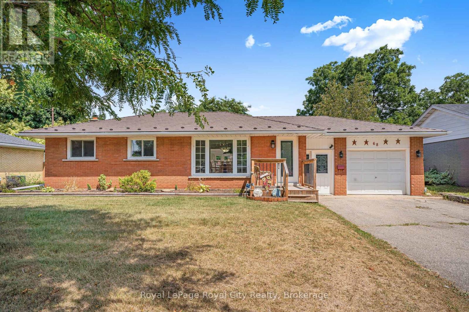 MLS® listing #29683993 for sale located at 68 SUNSET BOULEVARD