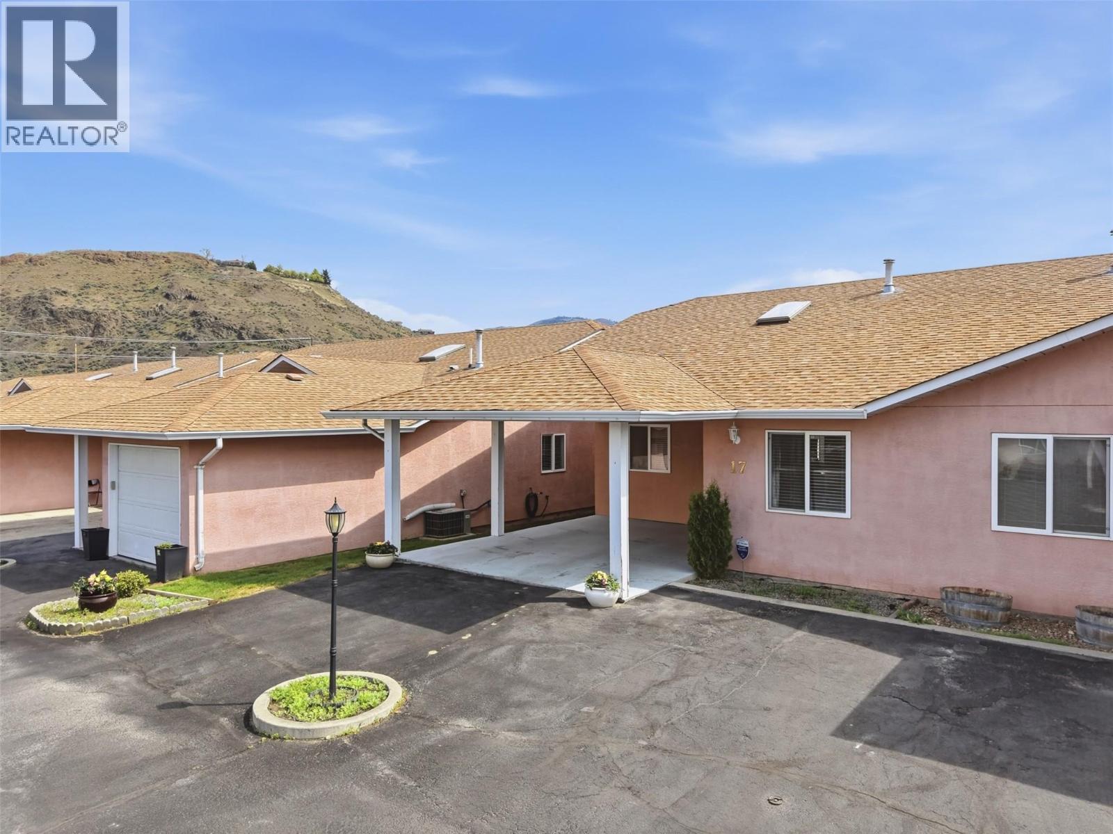 MLS® listing #29685363 for sale located at 1285 14TH Street Unit# 17