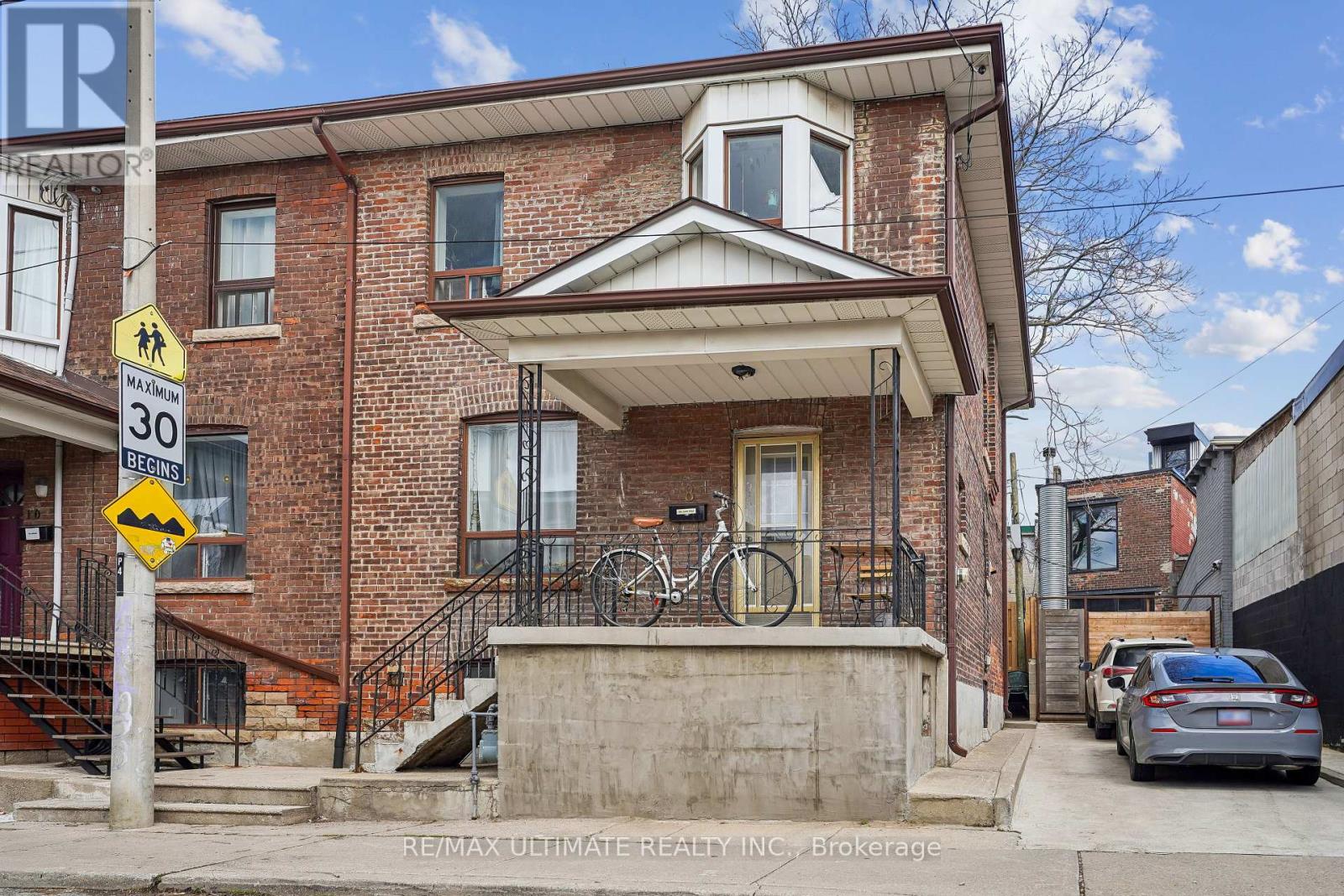 MLS® listing #29685499 for sale located at 8 HICKSON STREET