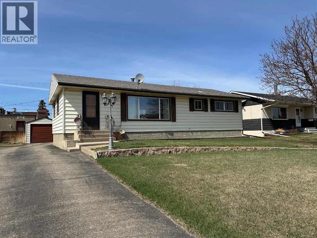 MLS® listing #29685667 for sale located at 5550 & 5552 47 AvenueCrescent