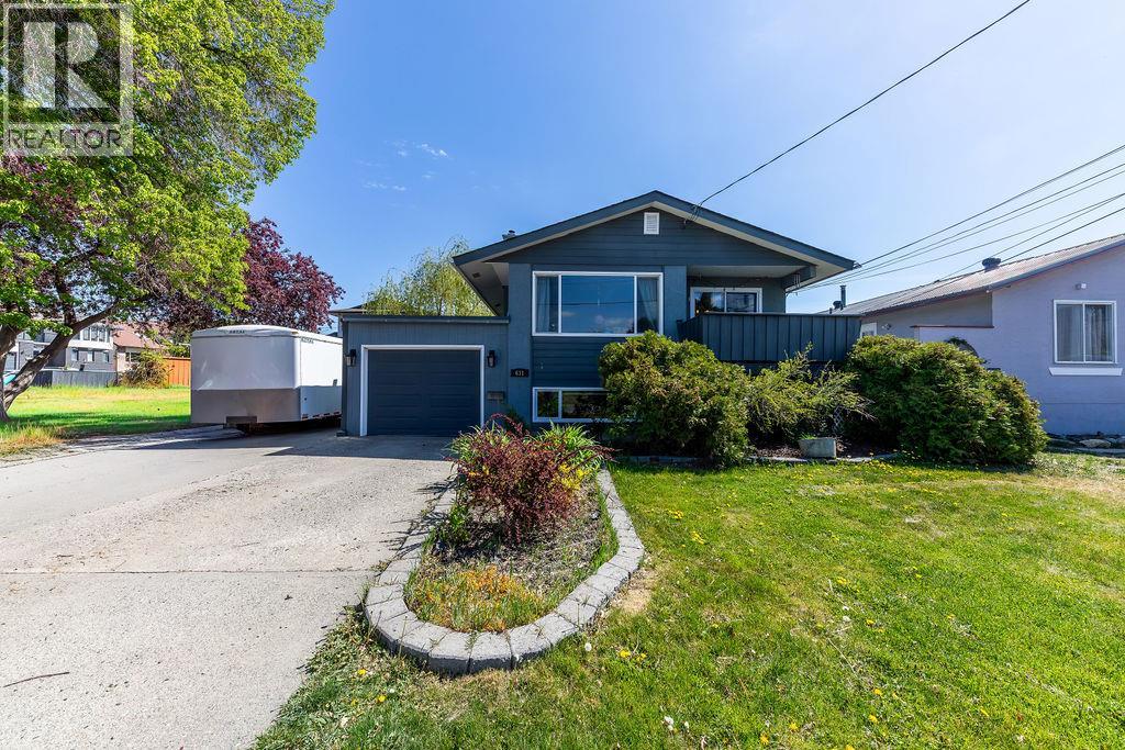 MLS® listing #29686703 for sale located at 631 CAMBRIDGE Crescent